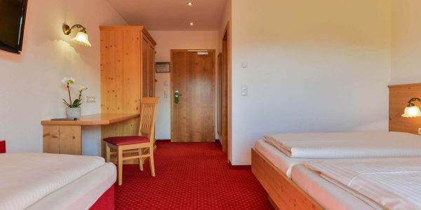 Hotel Pension Schweizerhaus Weyarn - Drei-Bett-Zimmer